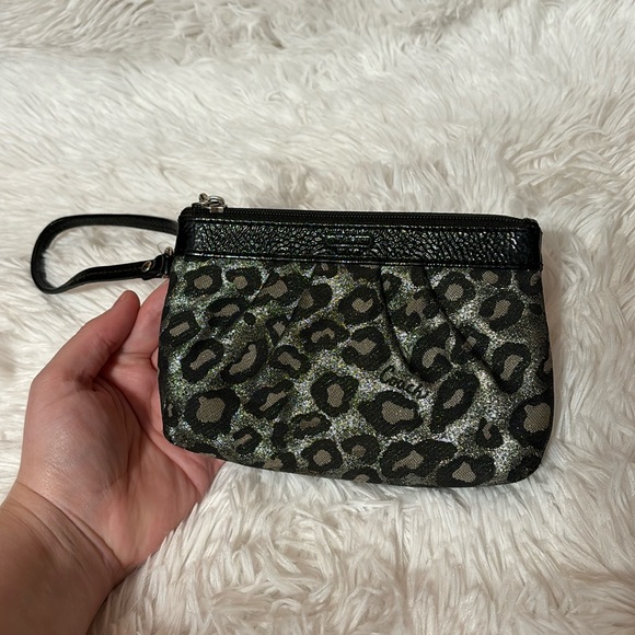 Coach grey leopard wristlet small - Picture 1 of 8